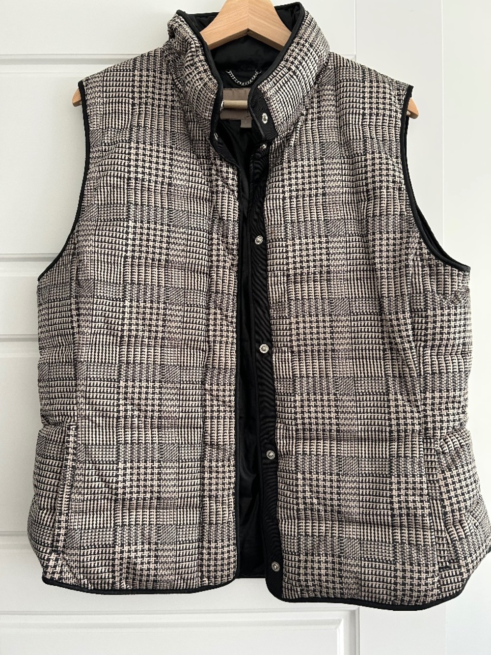 Banana Republic black and tan plaid down vest